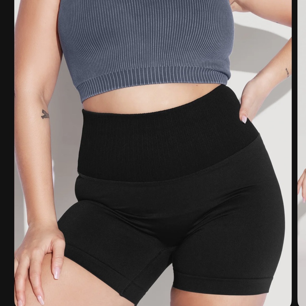 NWT POPFLEX Supersculpt seamless midi shorts